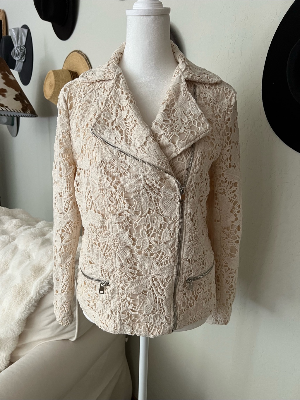 Rino & Pelle Women’s Cream Lace Zip-Front Jacket Uk 38 / Us 6